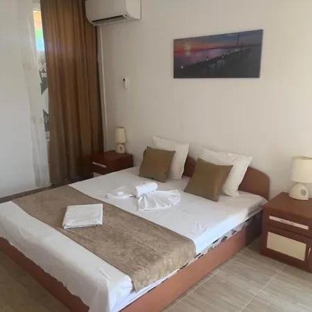 Affittacamere канаванс - 2 минути до плажа, Free Parking And Wifi
